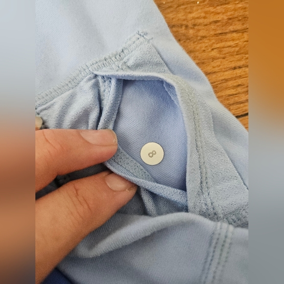 Lululemon capris sz 8 - Picture 3 of 3